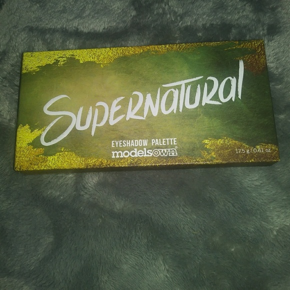 Models Own Super Natural eyeshadow palette - Picture 2 of 3